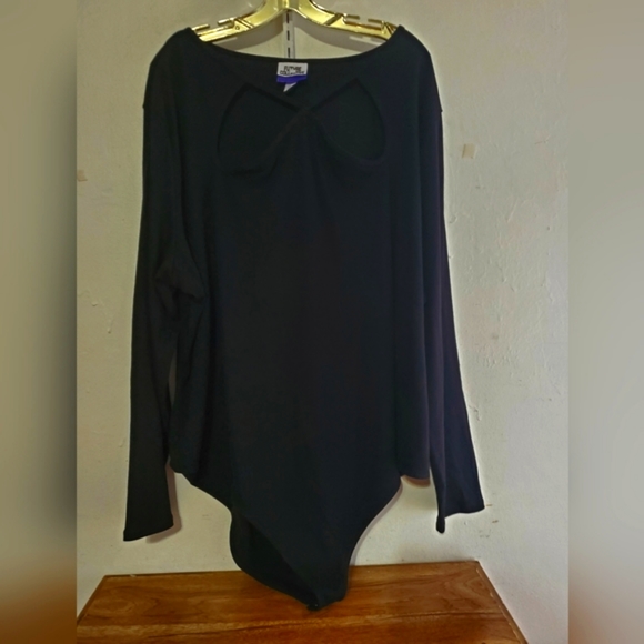 Elegant Black Long Sleeve Women's Top - Picture 1 of 3